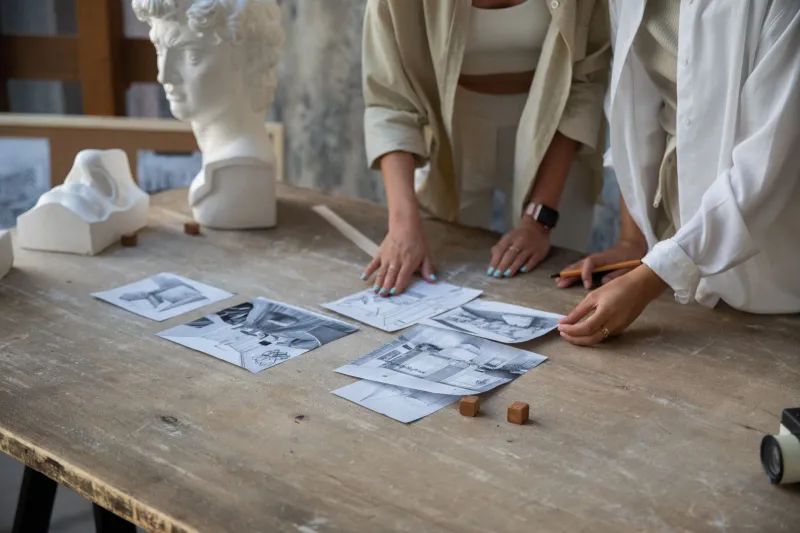 Honest Feedback, Zero Dollars: The Working Artist's Guide to Free Critique That Actually Helps